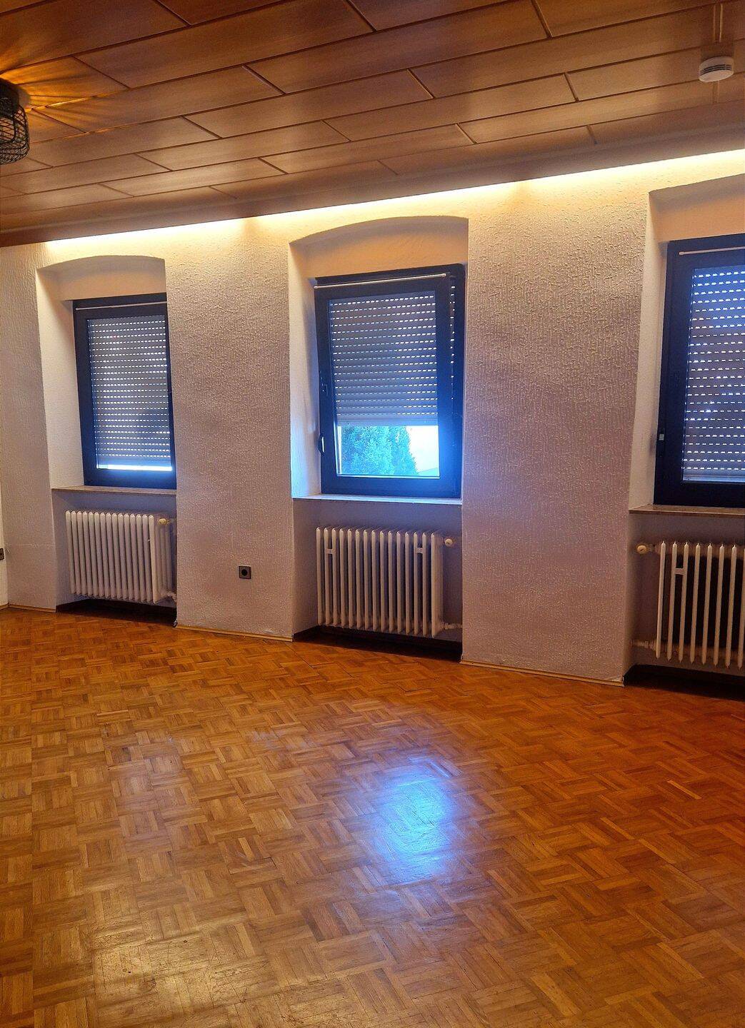 Ungewöhnliche Immobilie mit viel Platz, 67246 Dirmstein