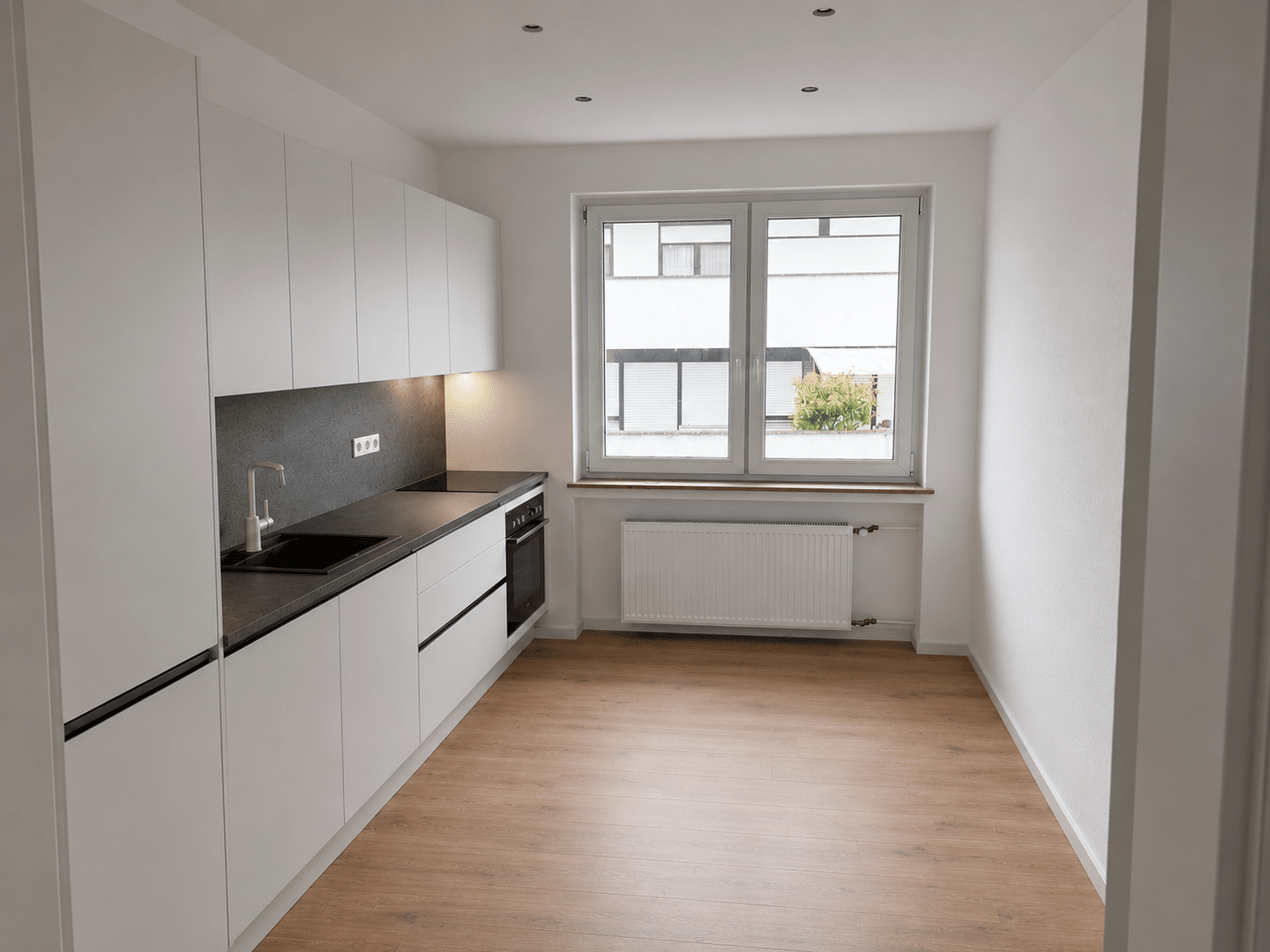 Erstbezug nach Kernsanierung – hochwertige 3-Zimmer-Wohnung mit Balkon und Einbauküche, 56170 Bendorf