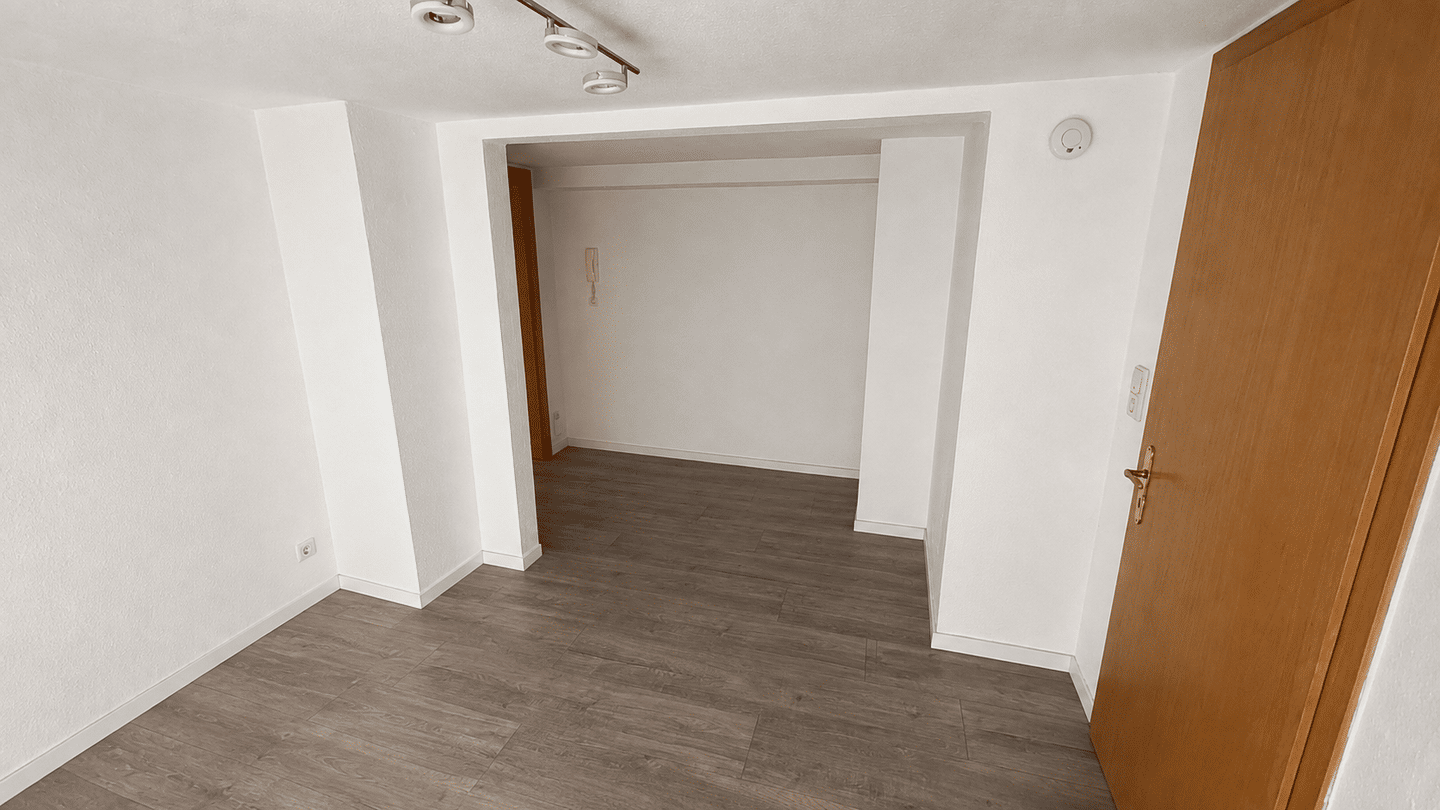 Besondere 2,5-Raum-Dachgeschosswohnung mit niedriger Deckenhöhe in Glauchau, 8371 Glauchau