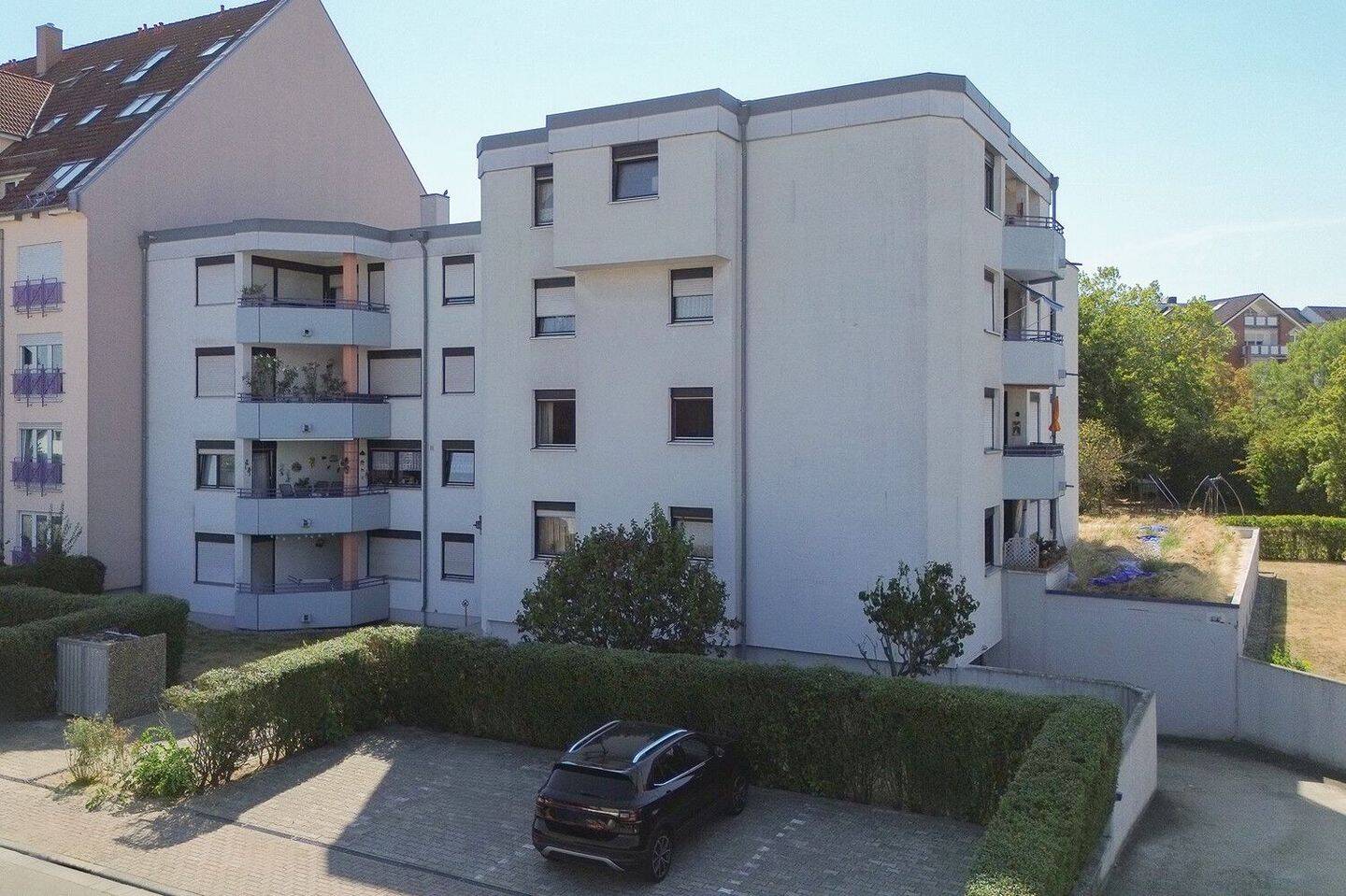 Charmante 2-Zimmer-Wohnung mit Balkon und Tiefgaragenstellplatz, 67346 Speyer (Angelhof I und II Speyer)