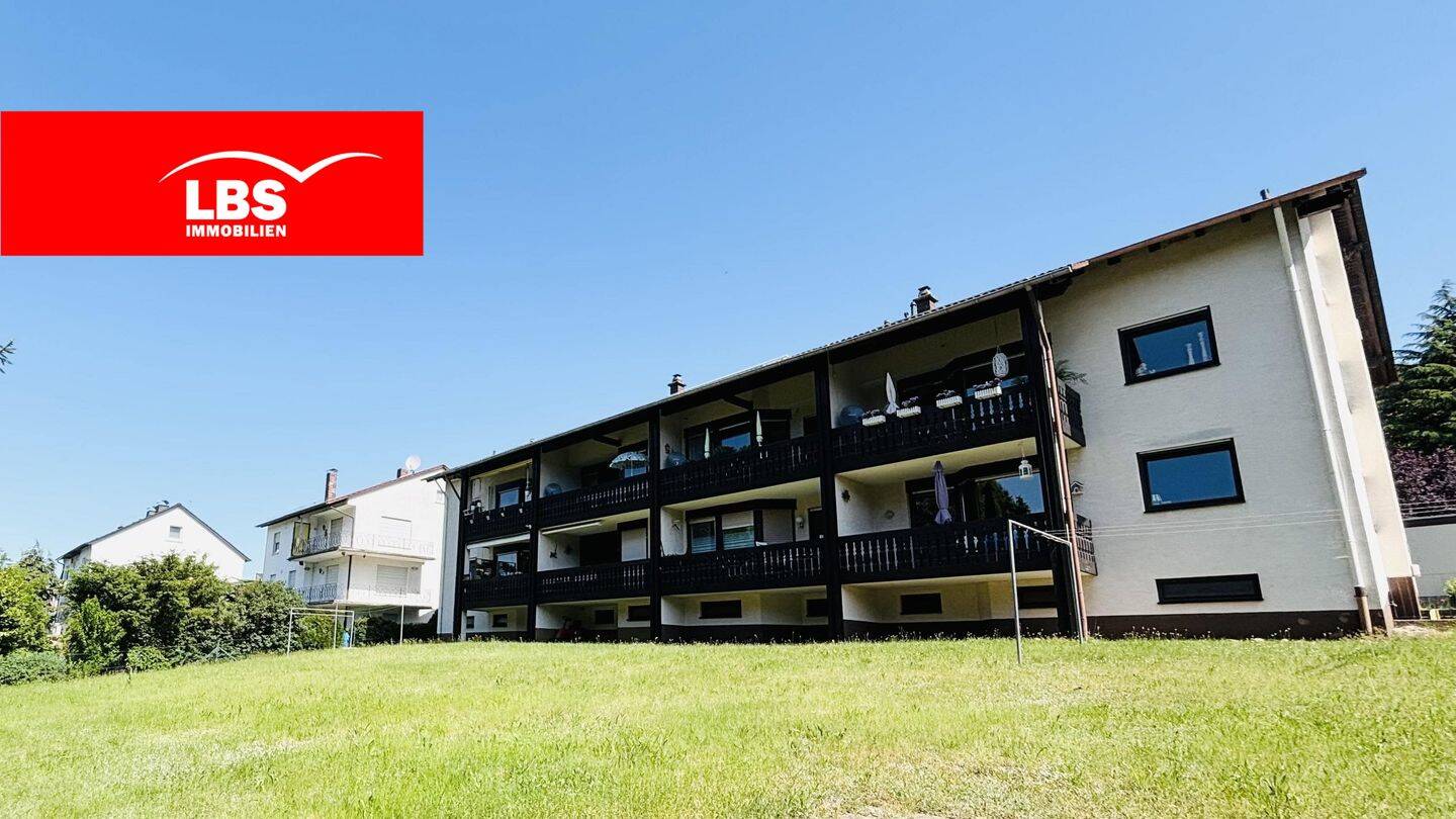 Gemütlich geschnittene 3-Zi-Dachgeschosswohnung mit Süd-Loggia in kleiner Wohneinheit – bezugsfrei !, 63911 Klingenberg a. Main