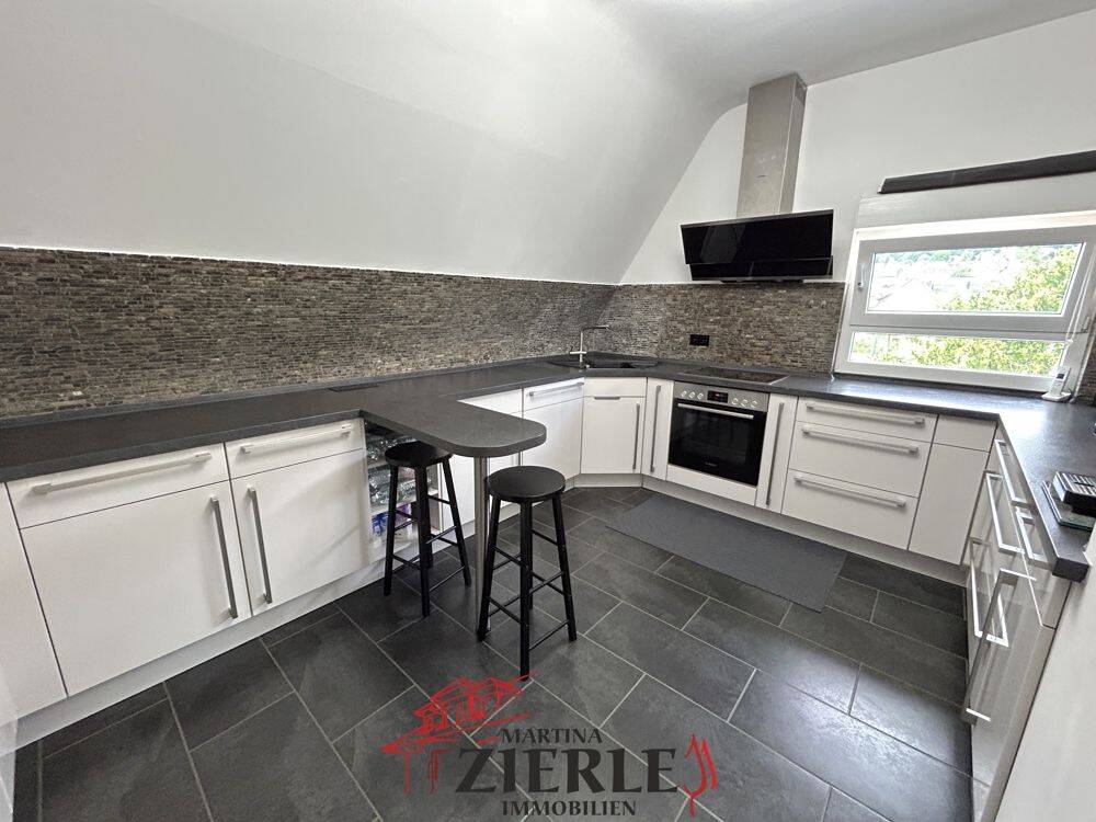 Gelegenheit! Tolle renovierte 4-Zimmer-Wohnung mit großer Einbauküche in zentraler Lage!, 73061 Ebersbach an der Fils