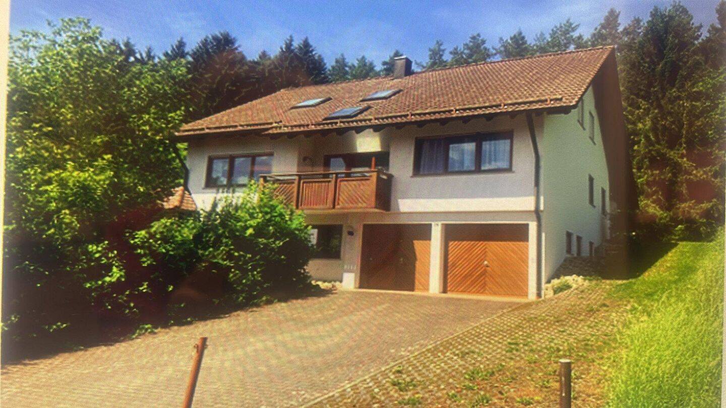 Haus mit viel Licht, Platz und Aussicht. Auch als Generationenhaus oder mit Praxis geeignet., 72336 Balingen