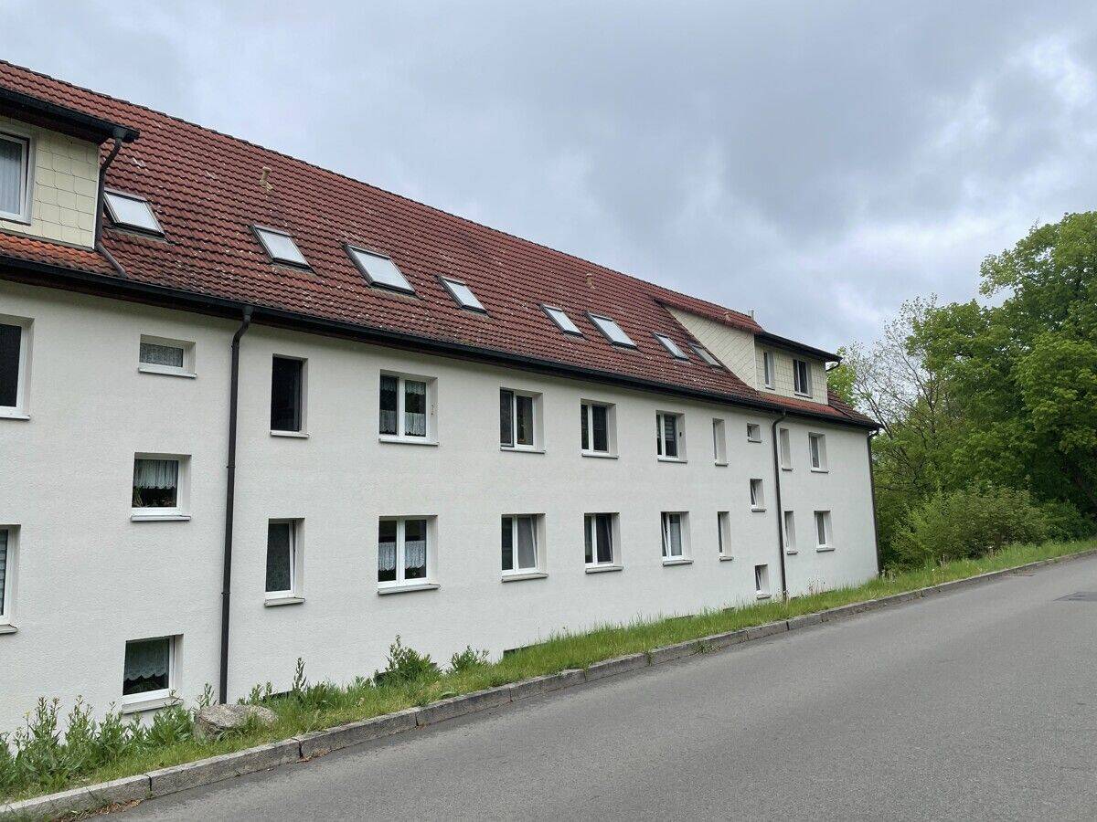 4-Zimmer-Eigentumswohnung mit Balkon und Garagenstellplatz am Stadtrand von Meiningen, 98617 Meiningen