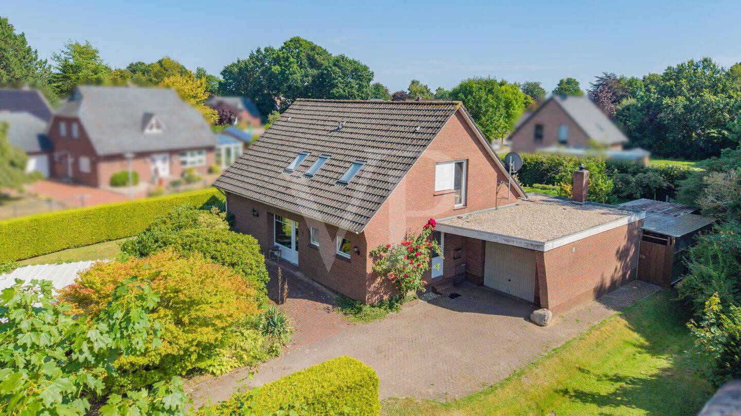 Renovierungsbedürftiges Einfamilienhaus auf weitläufigem Grundstück in Ihlow, 26632 Ihlow
