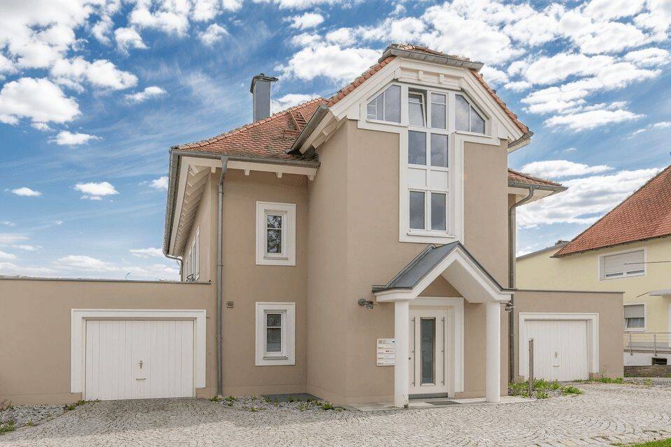 Attraktive 4 Zi.-Gartenwohnung mit Einbauküche und Stellplatz, 94032 Passau (Altstadt Haidenhof-Nord Haidenhof-Süd Innstadt)