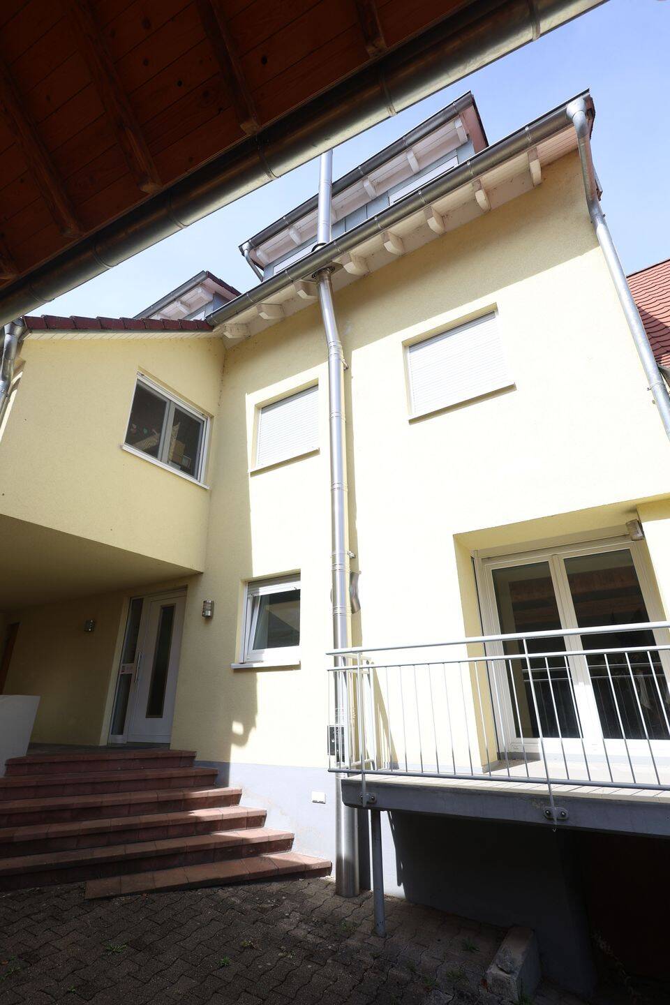 Provisionsfrei: Helle 4-Zimmer-Wohnung mit Klimaanlage, großem Balkon & Carport in Freiburg-Waltershofen, 79112 Freiburg im Breisgau (Munzingen Opfingen Tiengen Waltershofen)