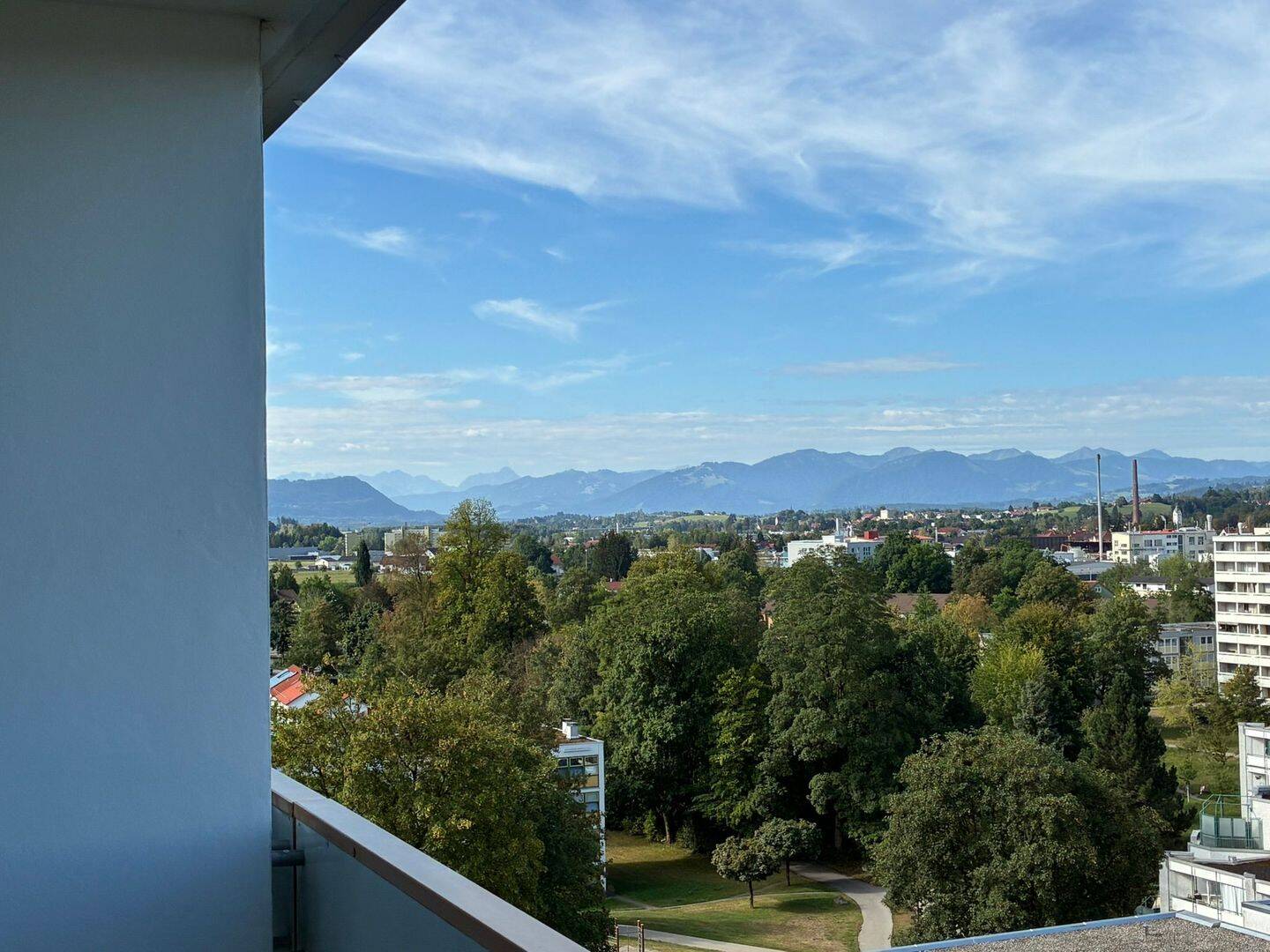 Ganz oben Wohnen und Bergsicht genießen: renovierungsbedürftige 2-Zi-Wohnung in Kempten-Sankt Mang, 87437 Kempten (Allgäu)