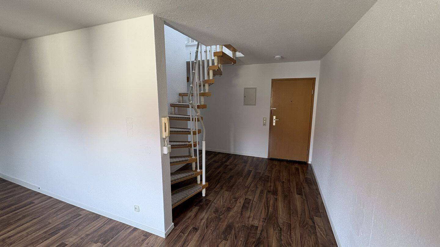 Helle Wohnung mit zwei Balkonen und traumhaftem Ausblick, 7639 Weißenborn