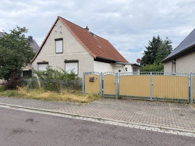 Provisonsfrei für den Ersteher- Einfamilienhaus auf großem Grundstück, 39291 Möckern