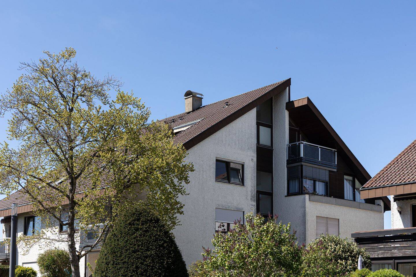 Renovierte 3,5-Zimmer-Maisonette mit Süd-Dachterrasse, Balkon und Garage, 78083 Dauchingen