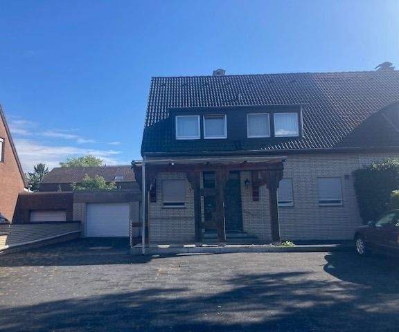 Großzügige Liegenschaft im Herzen von Korschenbroich-Herrenshoff, Garage, Stellplätze, Terrasse u. Garten !, 41352 Korschenbroich