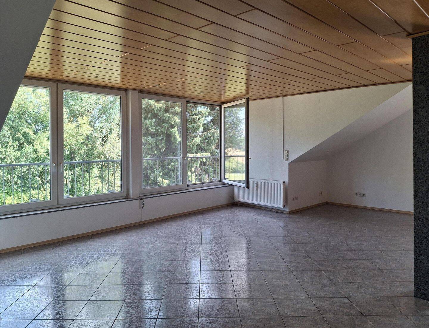 Gemütliche Dachgeschoss-Wohnung in Groß-Zimmern, 64846 Groß-Zimmern