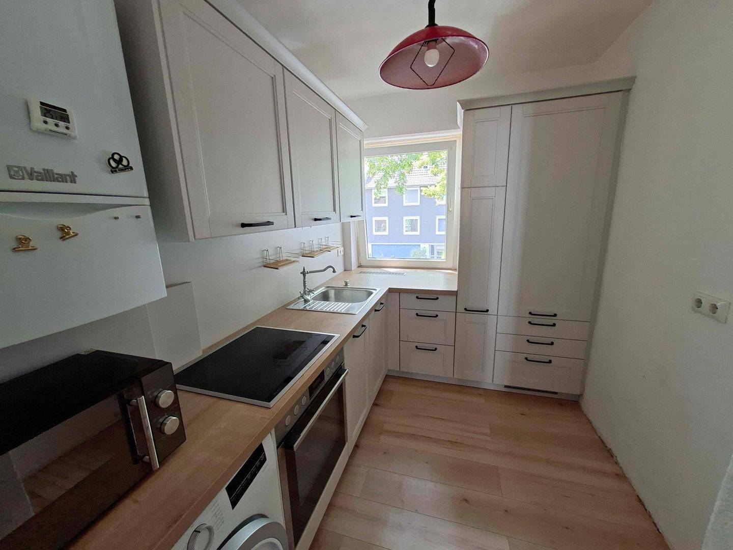 Wohnen oder vermieten: renovierte 3 Zimmer-Wohnung in Düsseldorf-Eller, neue Küche, neue Heizung, 40231 Düsseldorf (Eller Lierenfeld)