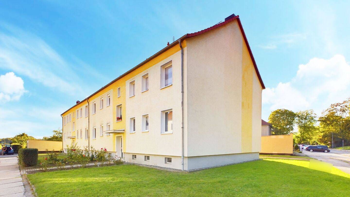 Erstbezug nach Sanierung: Stilvolle 3-Zimmer-Wohnung mit Einbauküche!, 39387 Oschersleben (Bode)