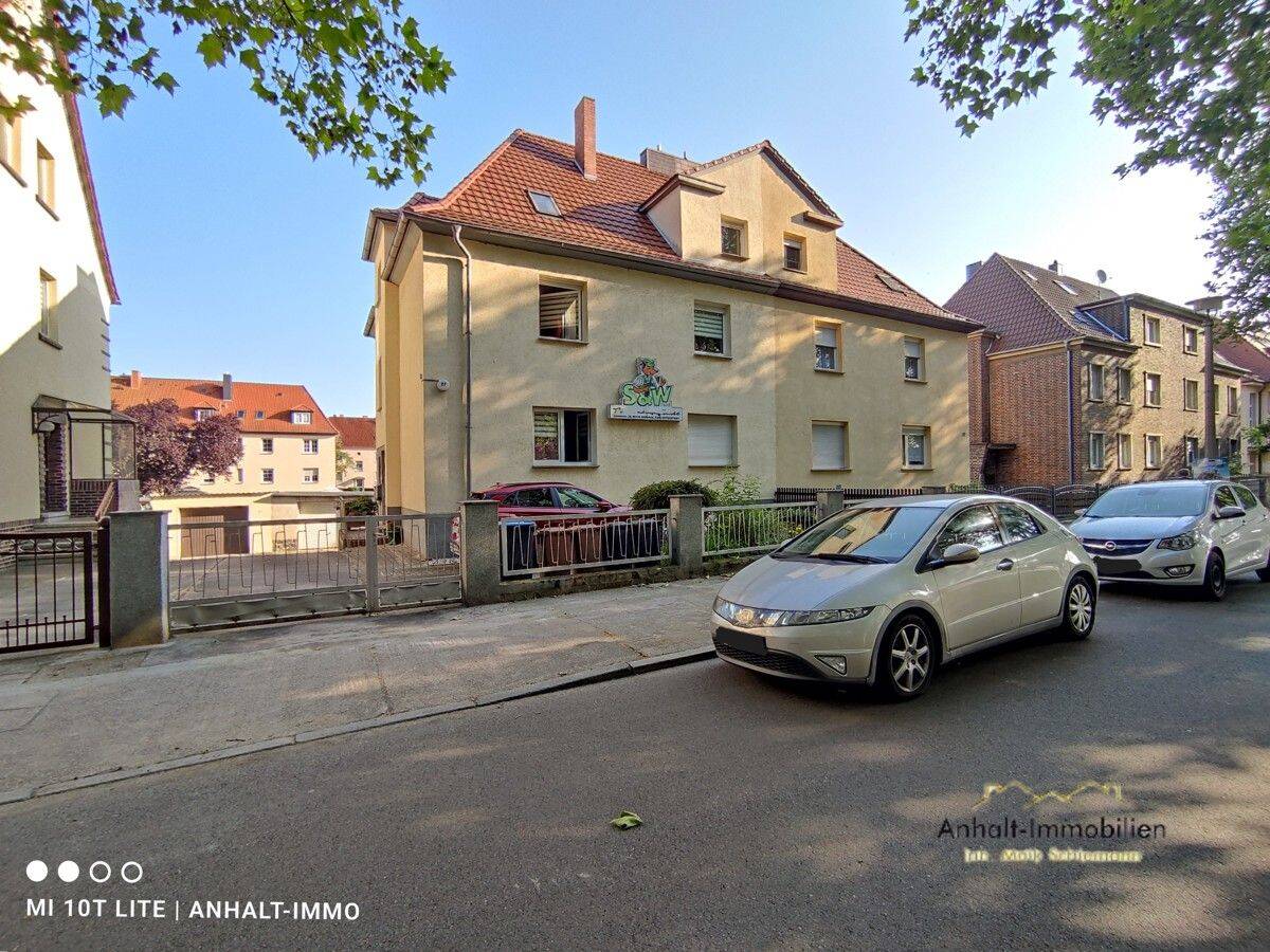 Charmante 2-Raum-Dachgeschosswohnung in zentraler Lage, 6749 Bitterfeld-Wolfen