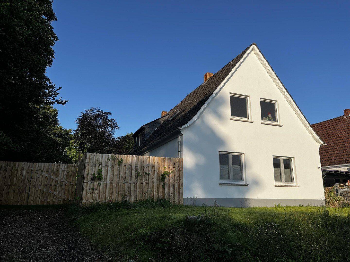 Geräumiges Haus 165 Qm mit Bauplatz auf 2300 Qm Grundstück, 28777 Bremen (Blumenthal Farge Lüssum-Bockhorn Rekum Rönnebeck)
