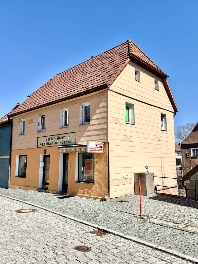 Charmantes Anwesen mit viel Platz und vielseitigem Entwicklungspotenzial in Creußen, 95473 Creußen