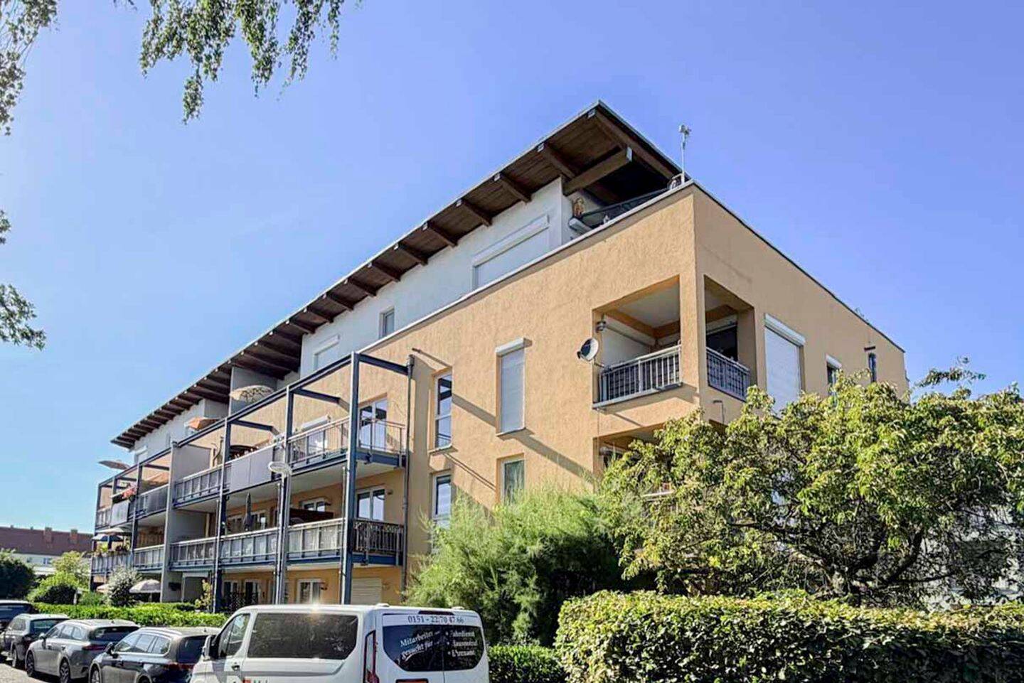 *Bezugsfrei* Geräumige 2-Zi.-Wng. mit großem Balkon, TG-Stellplatz und EBK, 9131 Chemnitz (Ebersdorf Hilbersdorf)