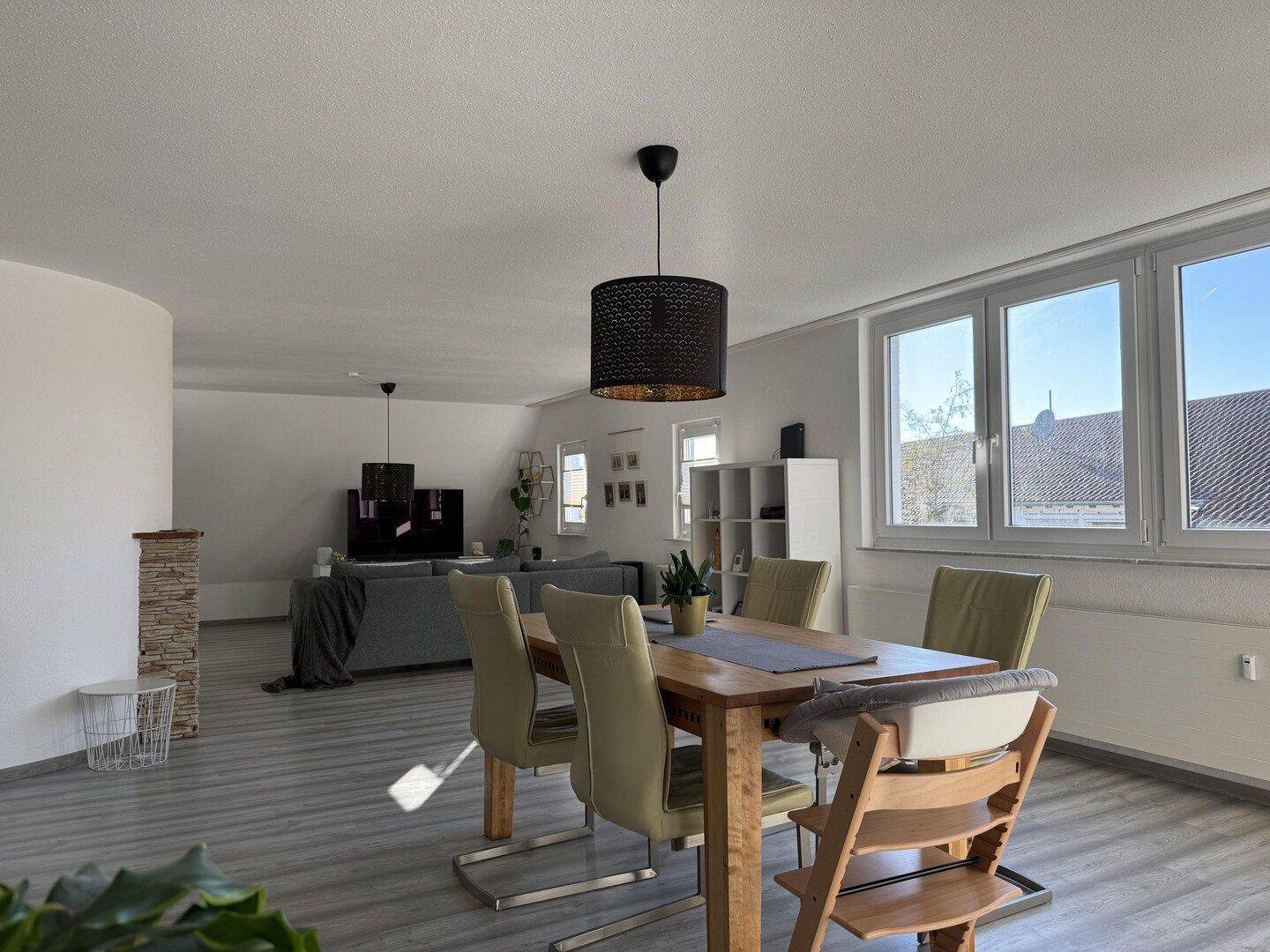 Provisionsfrei: Sanierte 5-Zi.-Maisonette (125m²), 71296 Heimsheim