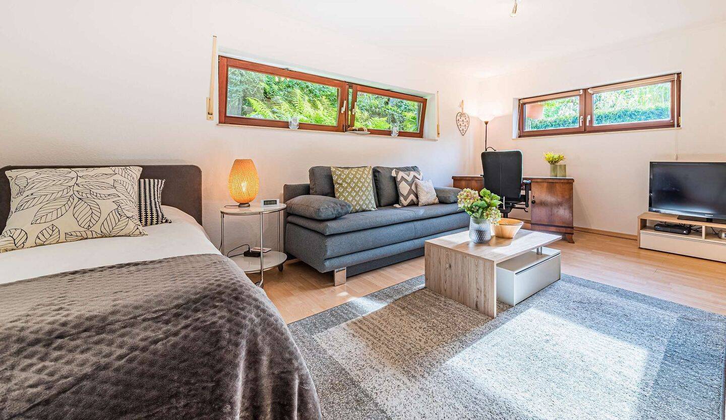 Moderne und helle Einlieger-Wohnung in Villenlage  von Kelkheim, 65779 Kelkheim (Taunus)