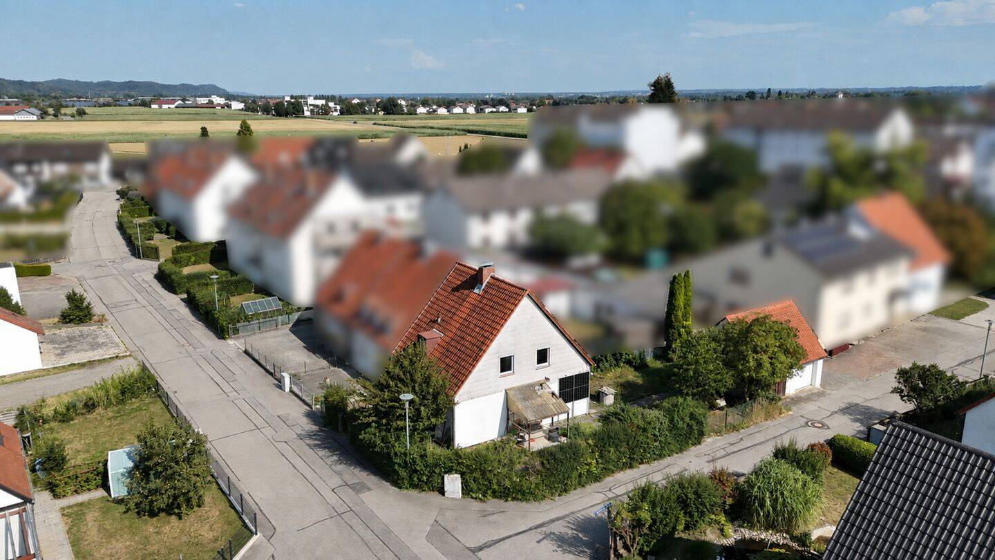 Sanierungsobjekt auf sonnigem, großzügigem Eckgrundstück in attraktiver Lage, 84513 Töging a. Inn