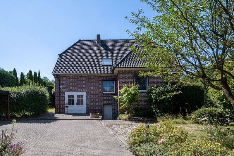 westimmobilien: Ein Zuhause zum Ankommen und Wachsen…Einfamilienhaus mit viel Platz und Potenzial, 22869 Schenefeld