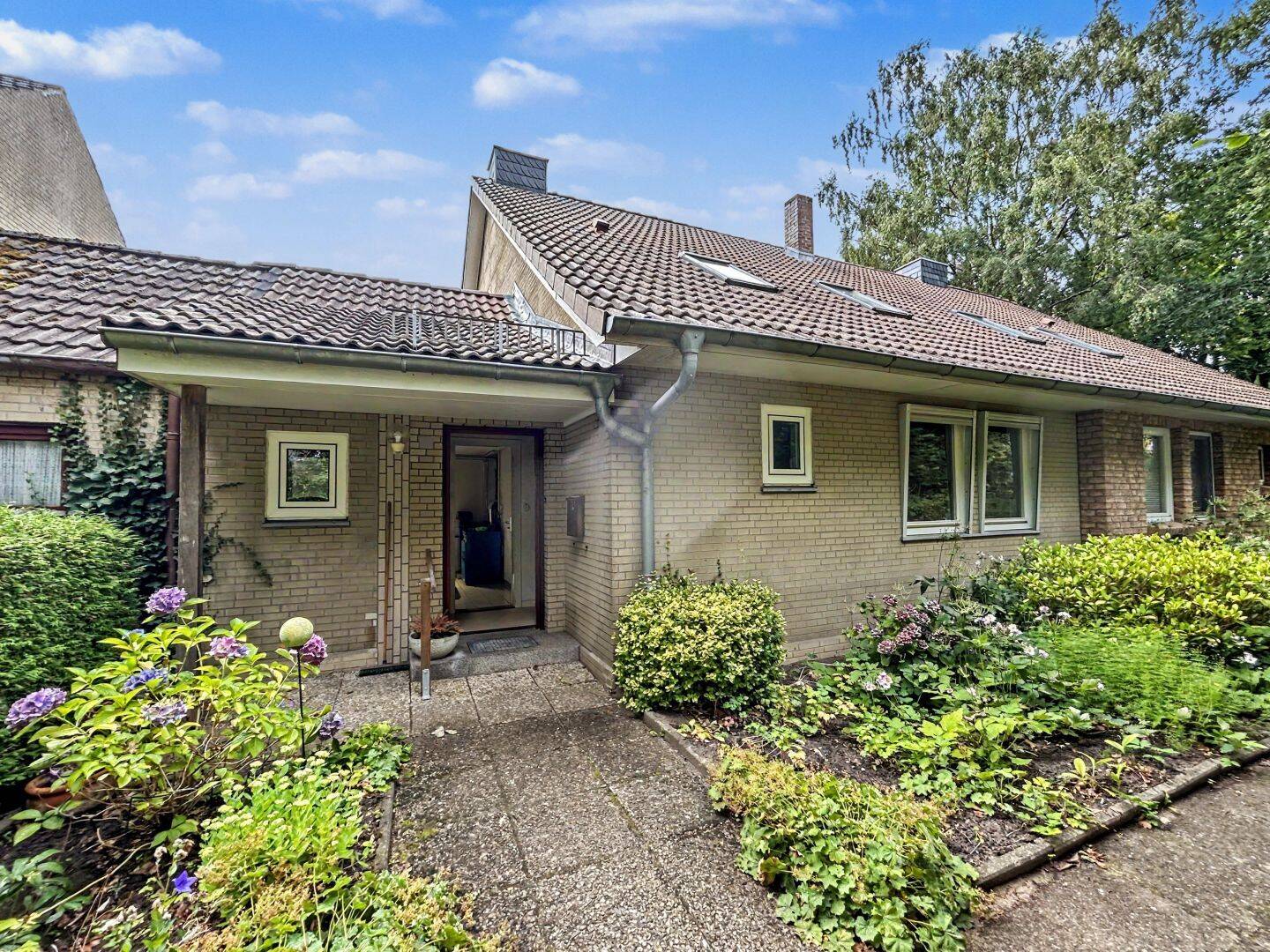 Einfach ankommen – Familienfreundliches Reihenmittelhaus mit Garage  in ruhiger Lage von Itzehoe, 25524 Itzehoe