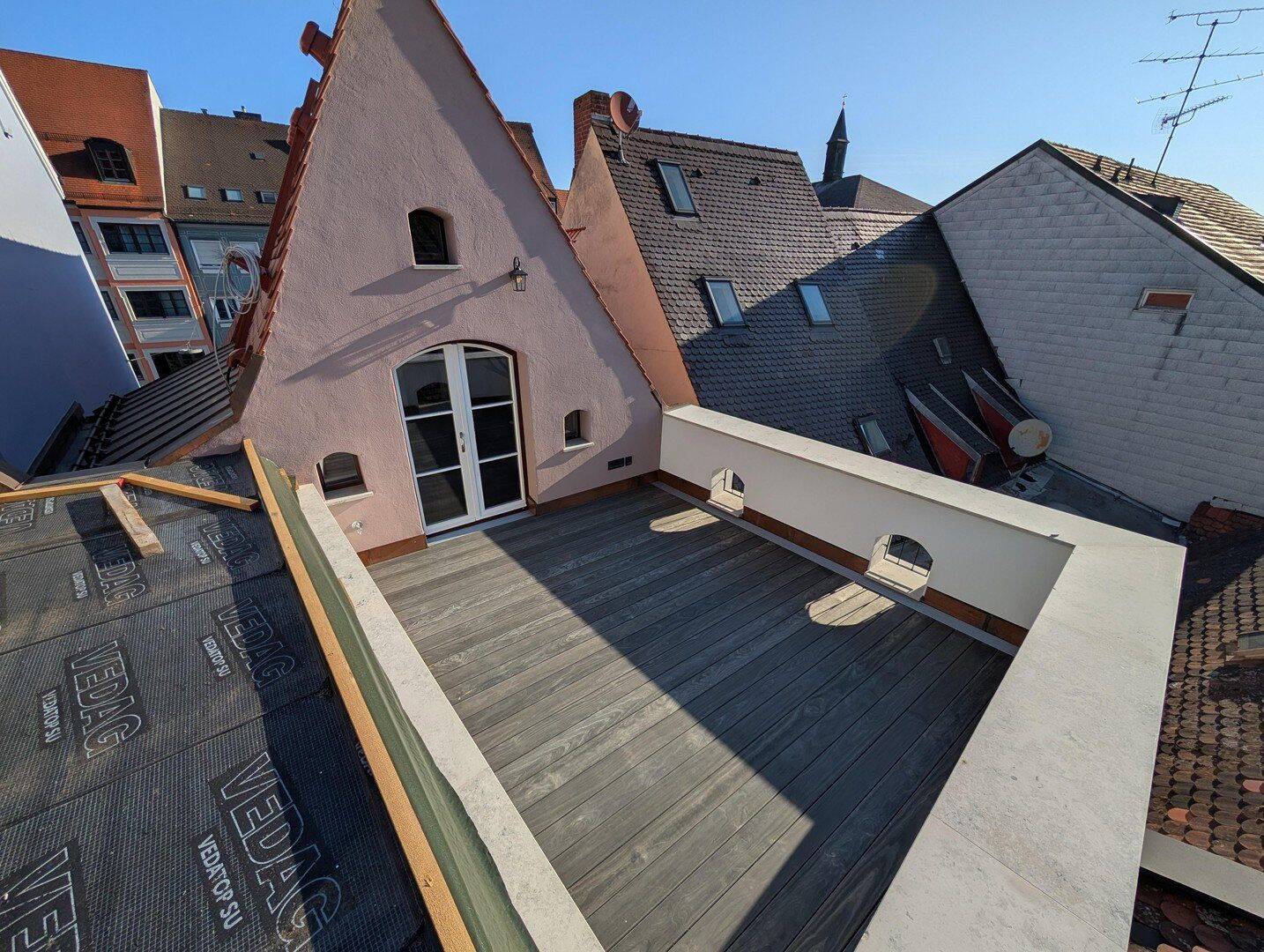Stilvoll modernisiert: 4-Zimmer-Dachgeschosswohnung in Freising mit Dachterrasse, 85354 Freising