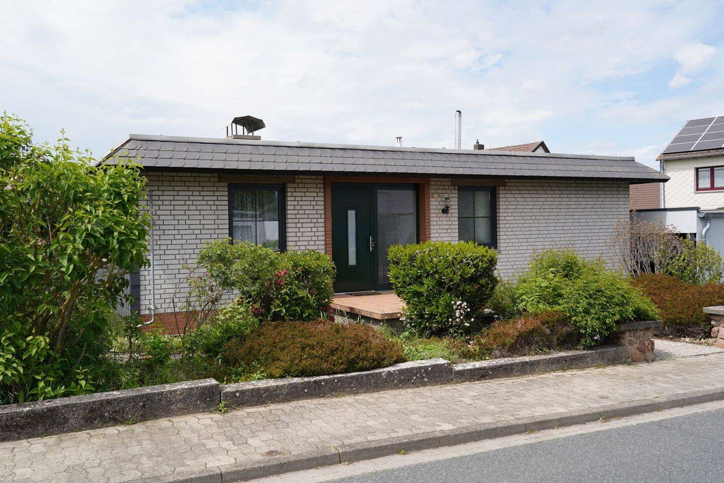 * Modernisierter Bungalow in Heyersum * – mit Vollkeller, Tiefgarage u. großem Carport 31171, 31171 Nordstemmen