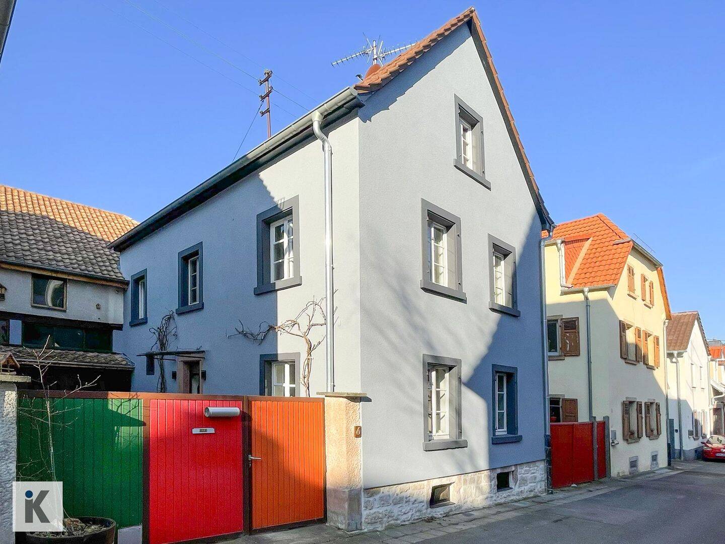 Charmantes Einfamilienhaus mit ausbaufähiger Scheune und Innenhof, 67098 Bad Dürkheim
