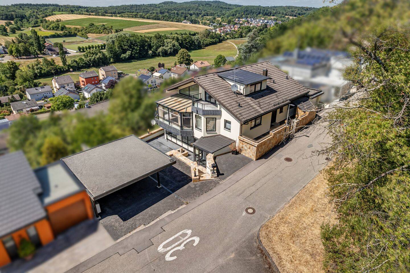 Wohnen mit Charakter: Großzügiges Anwesen mit Aussicht und Einliegerwohnung, 74199 Untergruppenbach