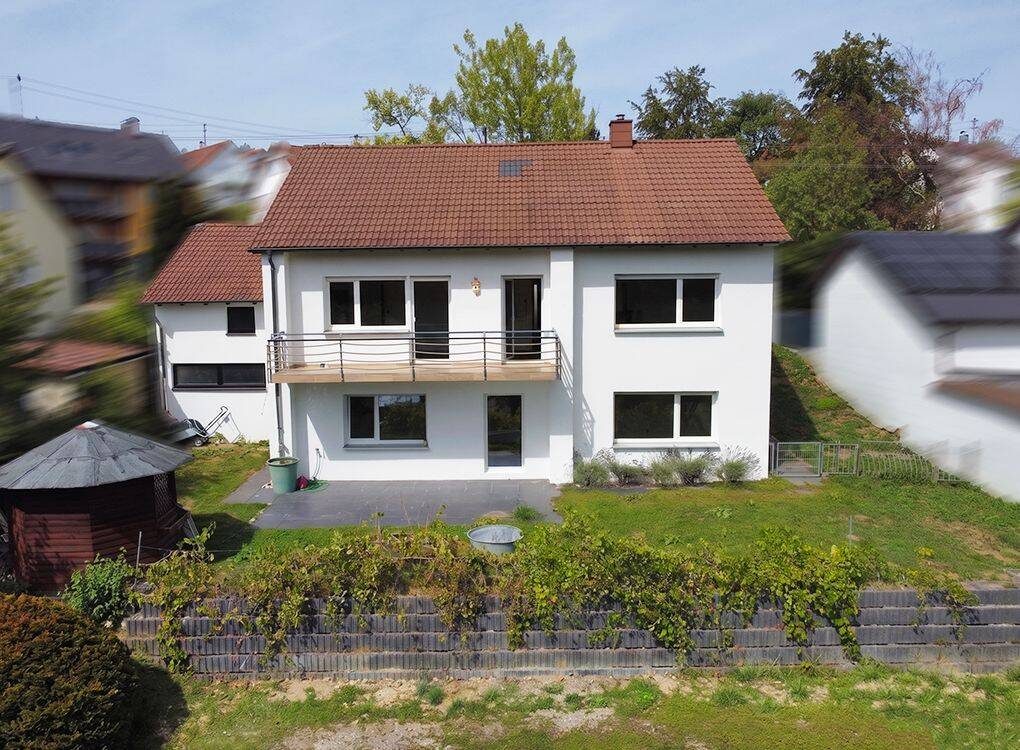 Zuhause mit Weitblick: Vielseitiges EFH mit ELW in AA-Wasseralfingen, 73433 Aalen