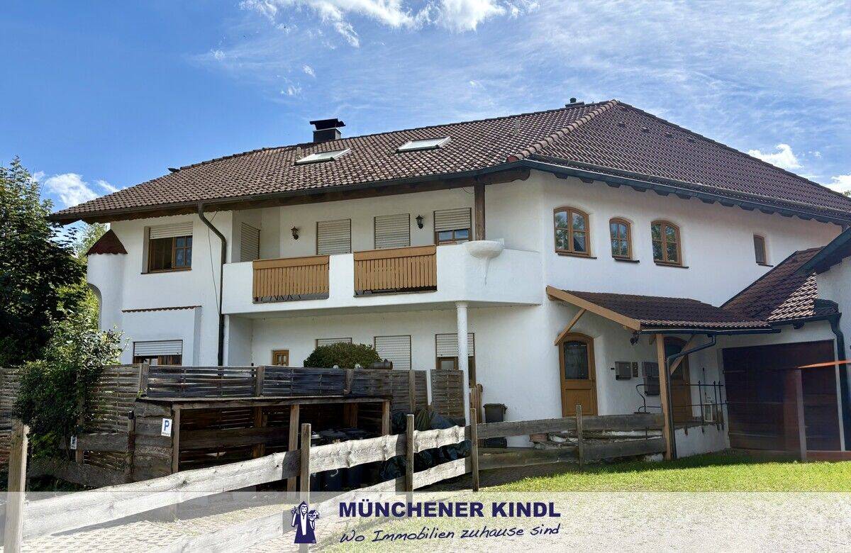 ***Charmante 3-Zimmer-Dachgeschosswohnung mit Balkon in kleiner Wohnanlage***, 82216 Maisach