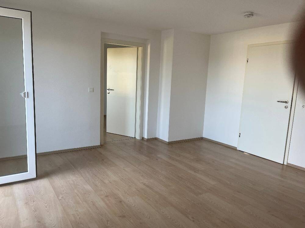 3 Raum Wohnung in ruhiger Lage 1. OG links mit großem sonnigen Balkon ab 01.12.2026, 9599 Freiberg