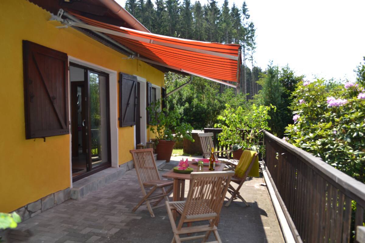 Ferienhaus in naturnaher  Hanglage, 56276 Stebach