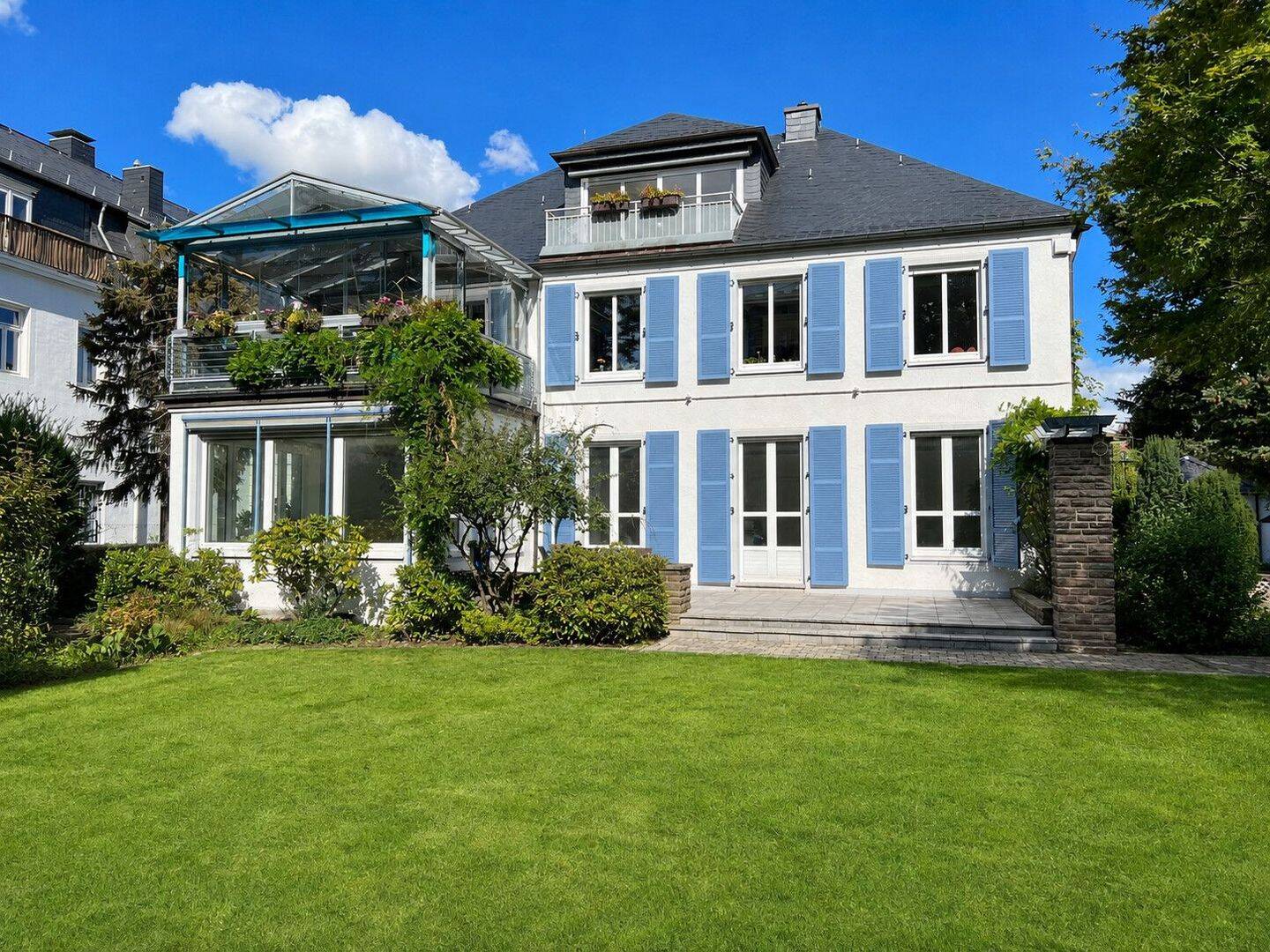 repräsentative Erdgeschosswohnung für gehobene Ansprüche in Bestlage gegenüber dem Palaisgarten, 32756 Detmold