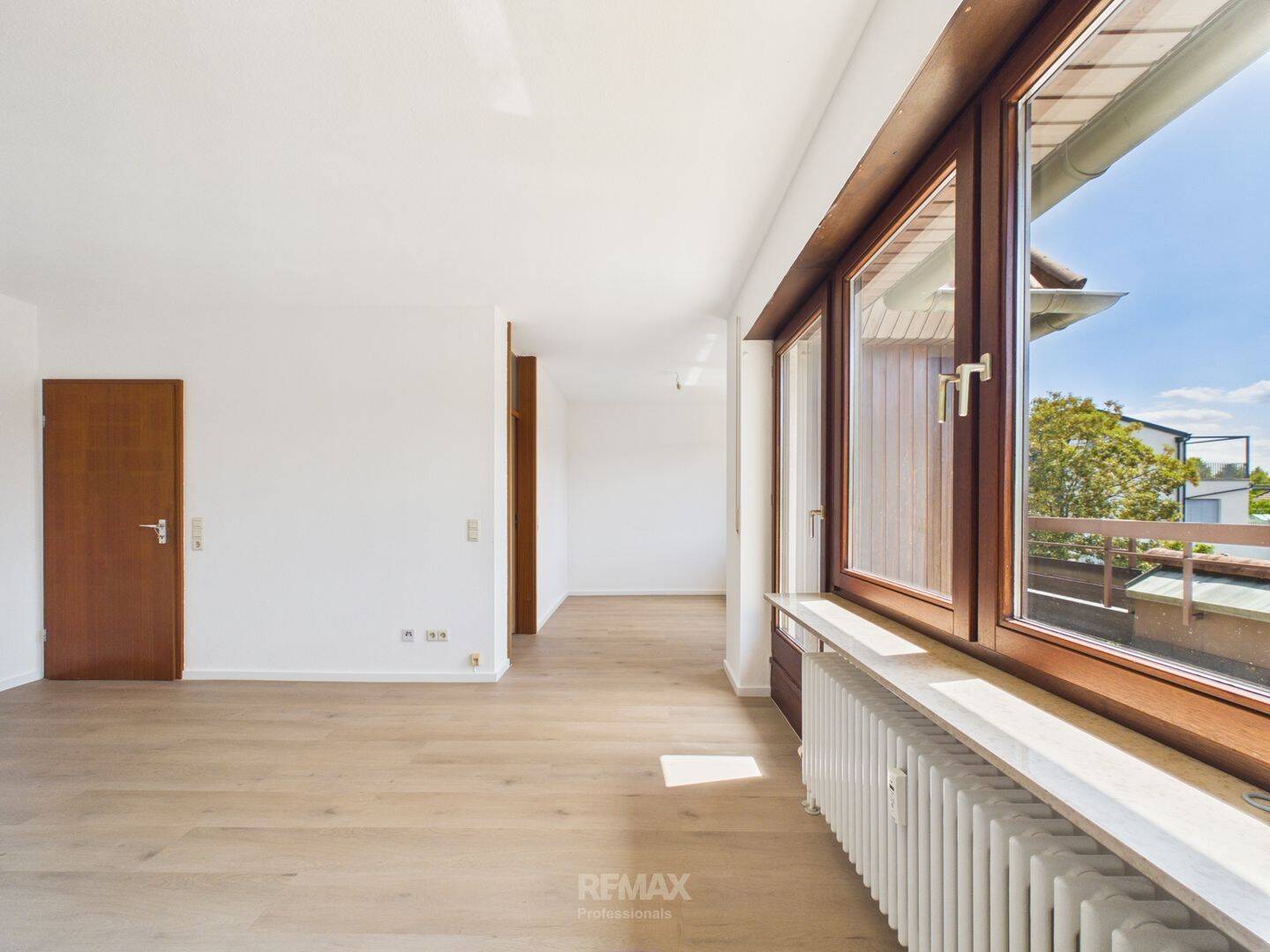 2,5 Zimmer Wohnung inkl. Dachterrasse und TG-Stellplatz, 71332 Waiblingen