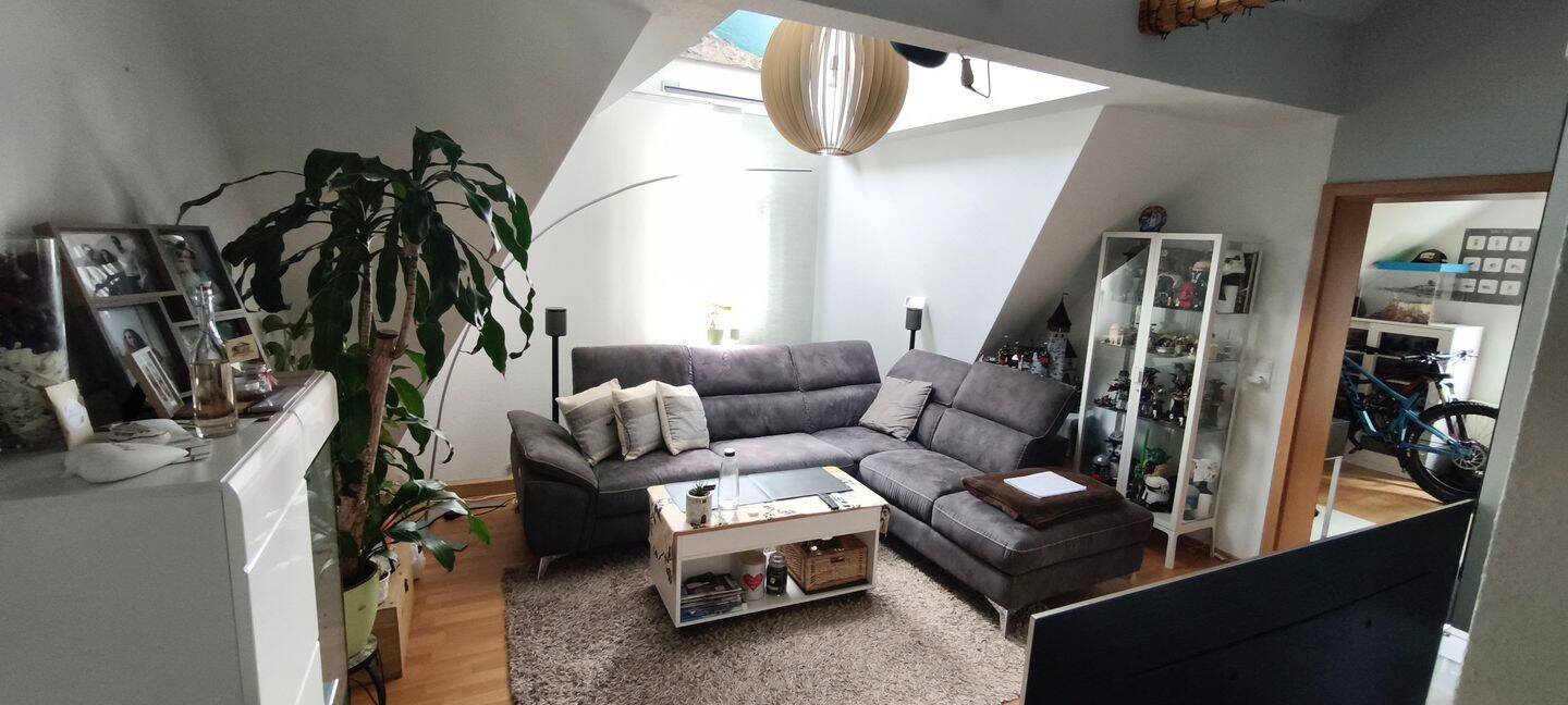 Ruhige Dachgeschoß.- 3.Raumwohnung mit 65m2 in bester Lage von Waltershausen, 99880 Waltershausen