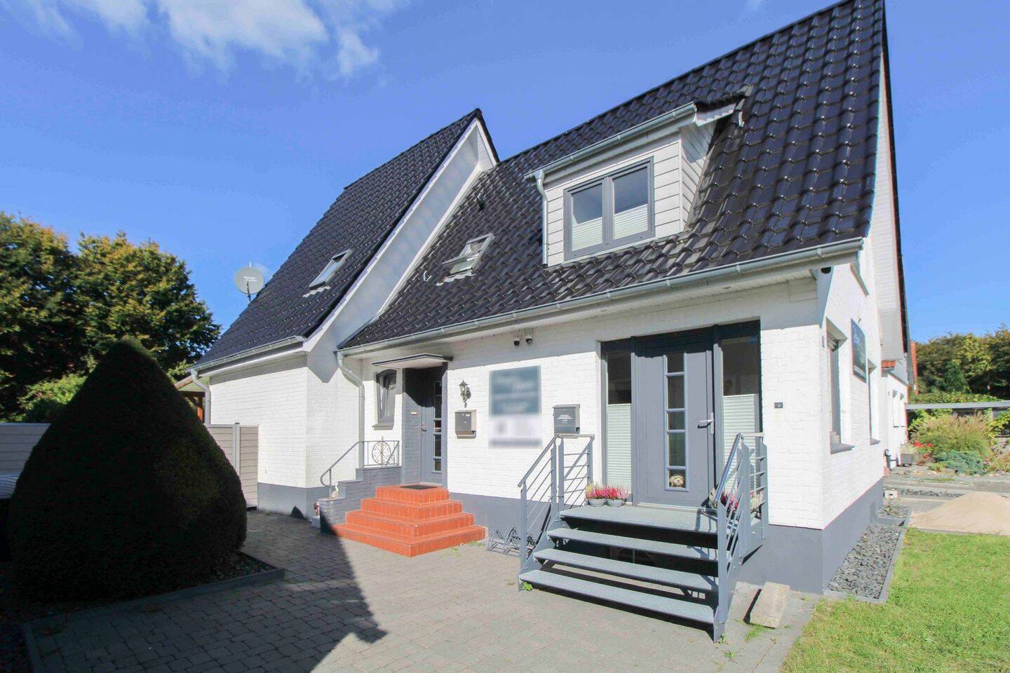 Charmantes und saniertes Zweifamilienhaus: Wohnen und Arbeiten oder Mehrgenerationen möglich, 24943 Flensburg (Engelsby Fruerlund Jürgensby Sandberg Tarup)