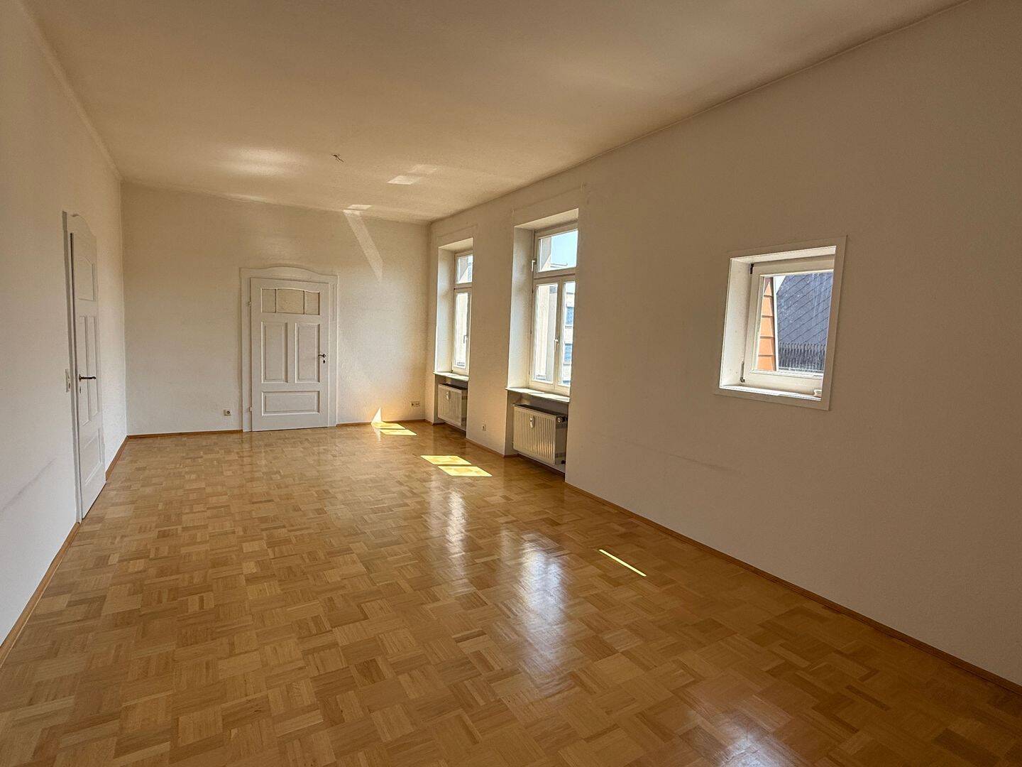 Großzügige, helle 5-ZKB-Altbauwohnung mit 130 m² in Fulda-Frauenberg, 36039 Fulda