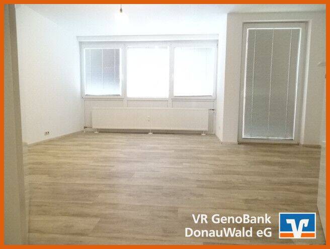 Eine großzügige, renovierte Mietwohnung in Osterhofen mit Balkone und sofortiger Verfügbarkeit!, 94486 Osterhofen