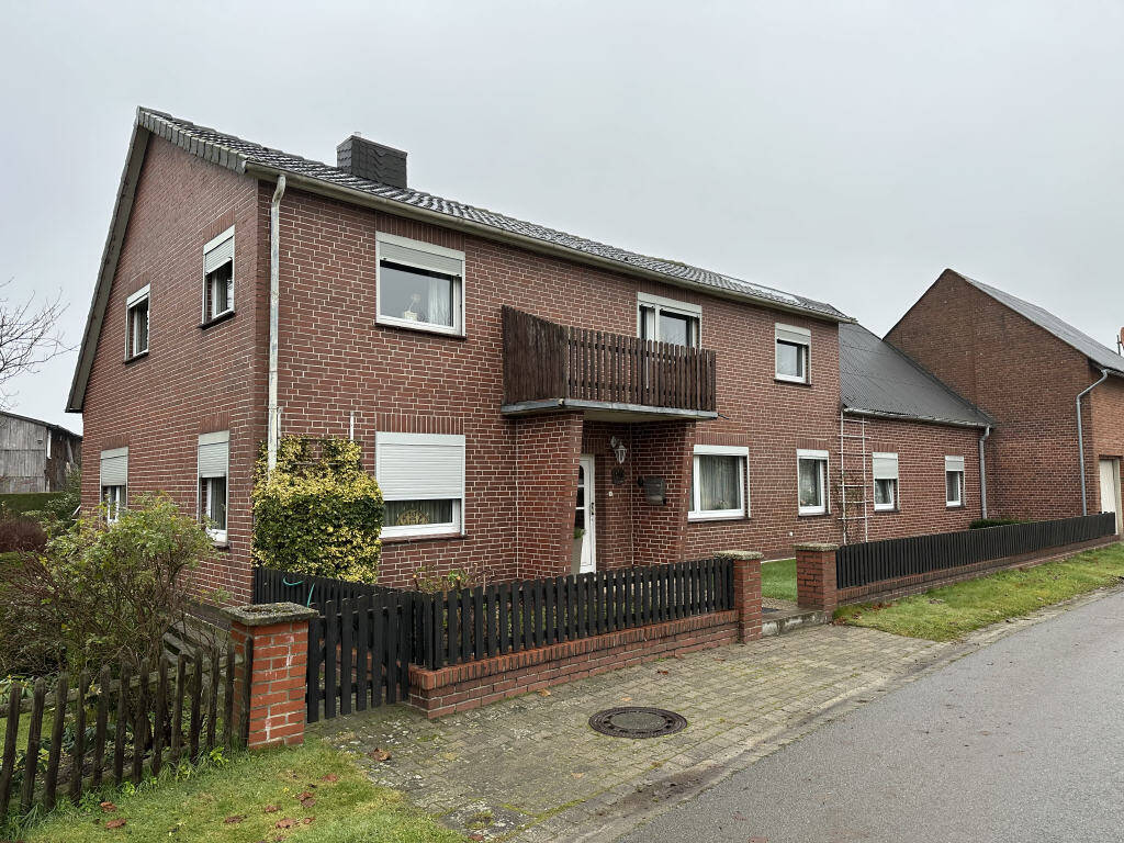 *** RESERVIERT *** großes Wohnhaus mit Nebengebäuden in Teschendorf, 29378 Wittingen