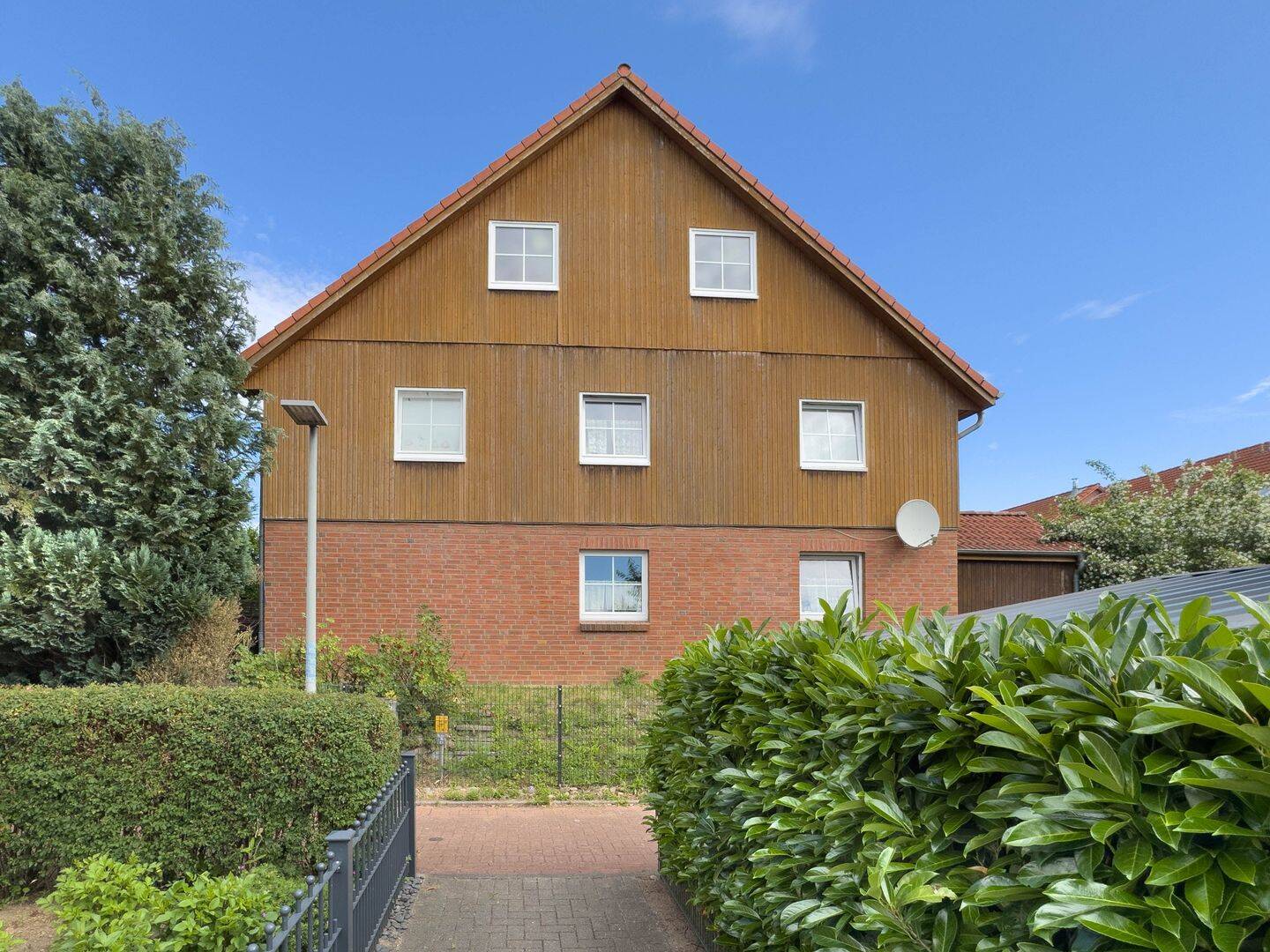Charmantes Reihenendhaus in Bad Segeberg – Ihr neues Familienglück mit Extra-Potenzial, 23795 Bad Segeberg