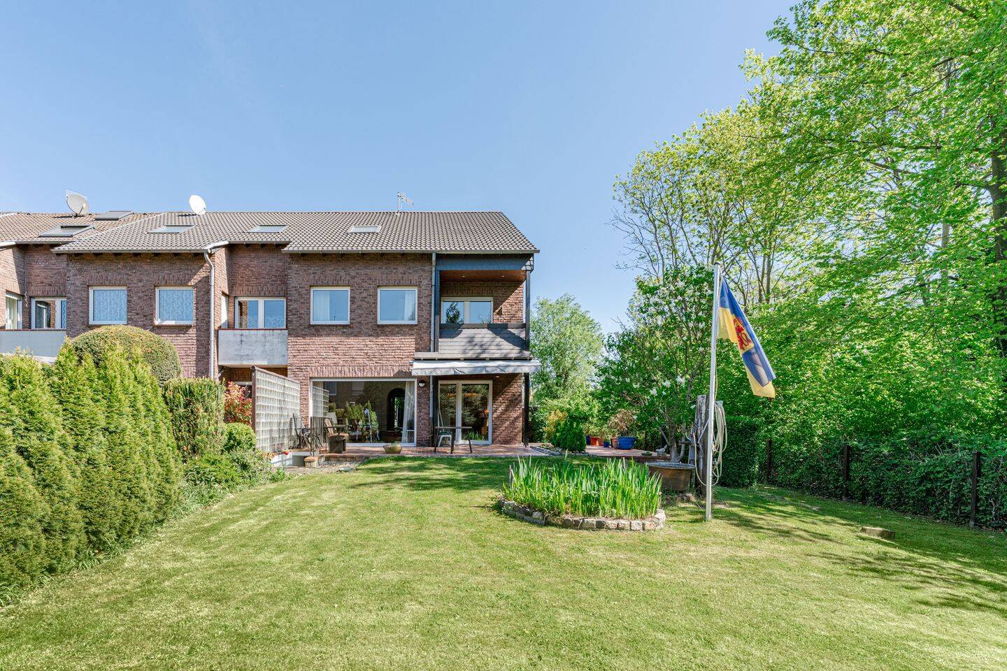 Ein Zuhause zum Ankommen – großzügig, ruhig und familienfreundlich, 47228 Duisburg (Bergheim Friemersheim Hochemmerich Winkelhausen)