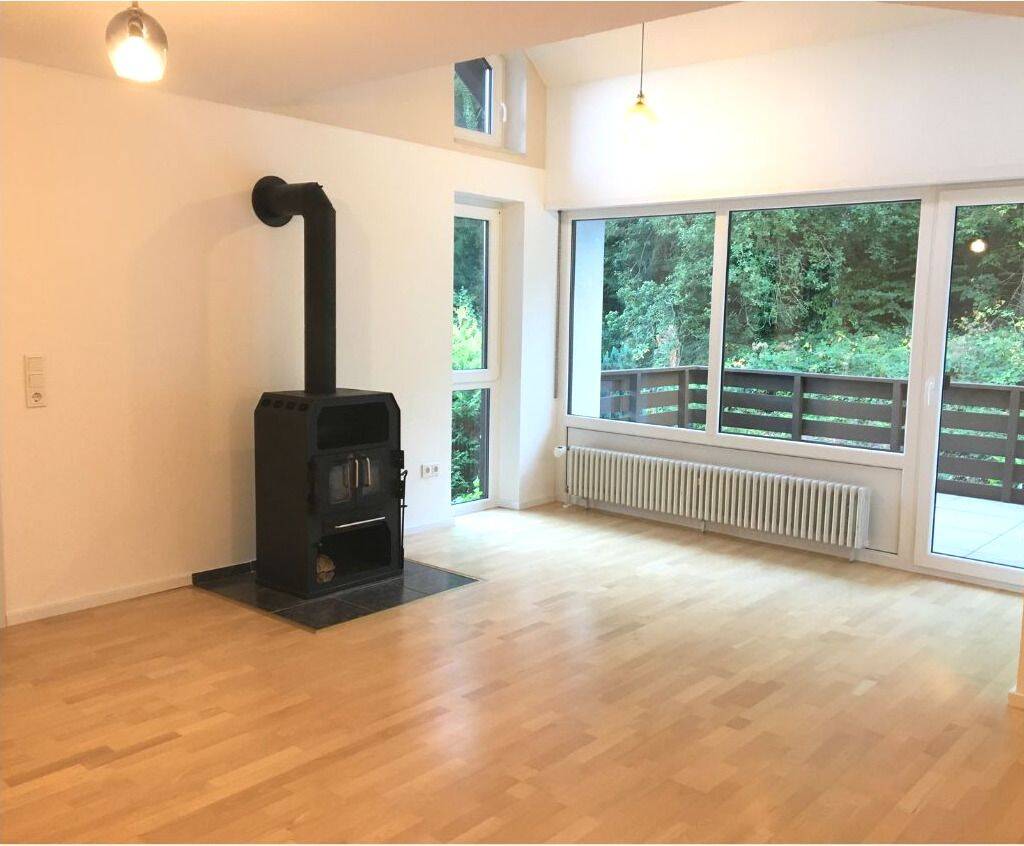 St. Arnual – Sehr schöne, helle 4,5 ZKB-Maisonette-Wohnung mit Balkon am Waldrand, 66119 Saarbrücken