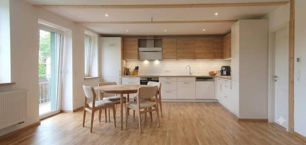 Sehr großzügige Maisonette Wohnung mit sonnigem Balkon und PKW Stellplatz, 38855 Wernigerode