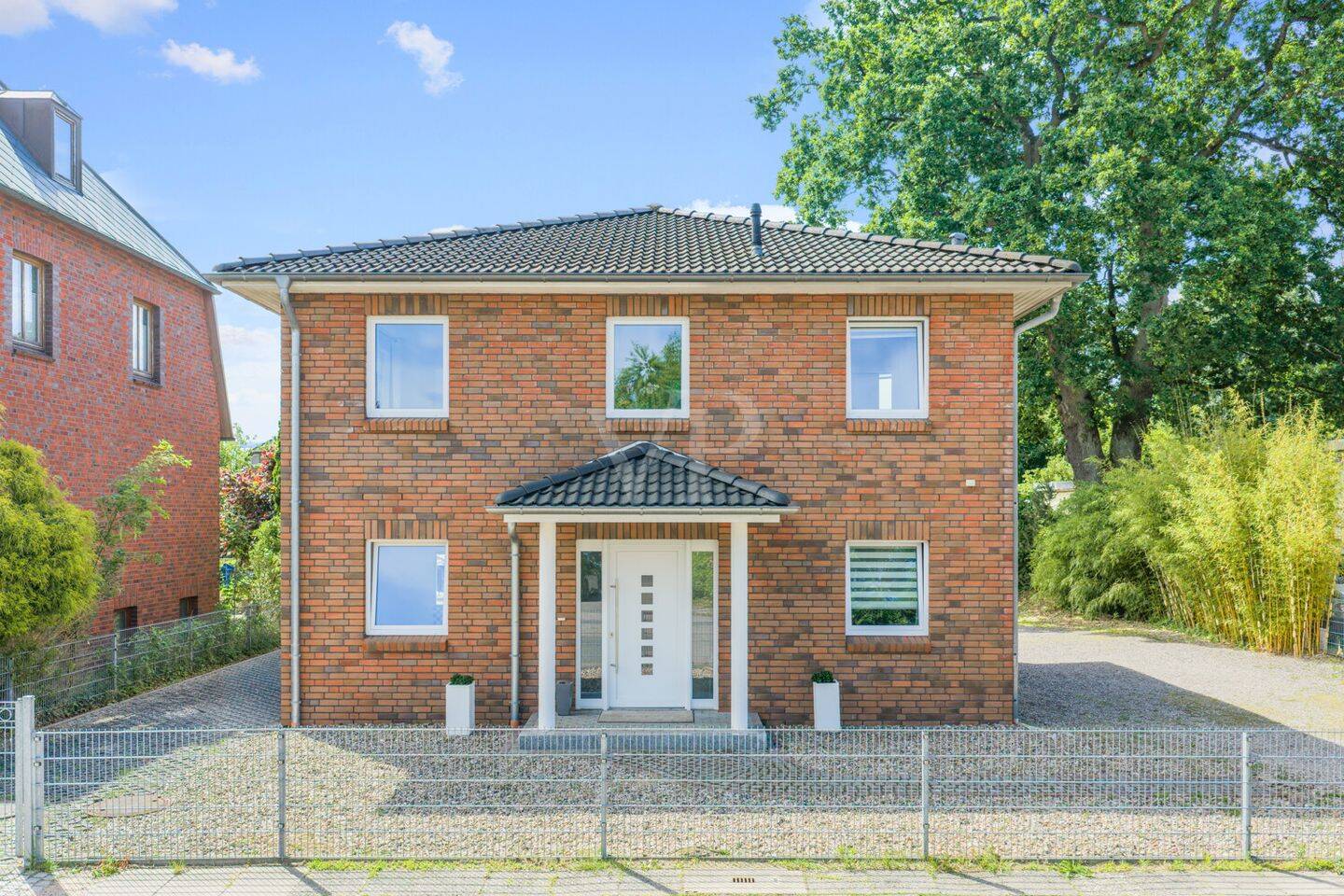 Gepflegtes Einfamilienhaus auf weitläufigem Sonnengrundstück, 25421 Pinneberg
