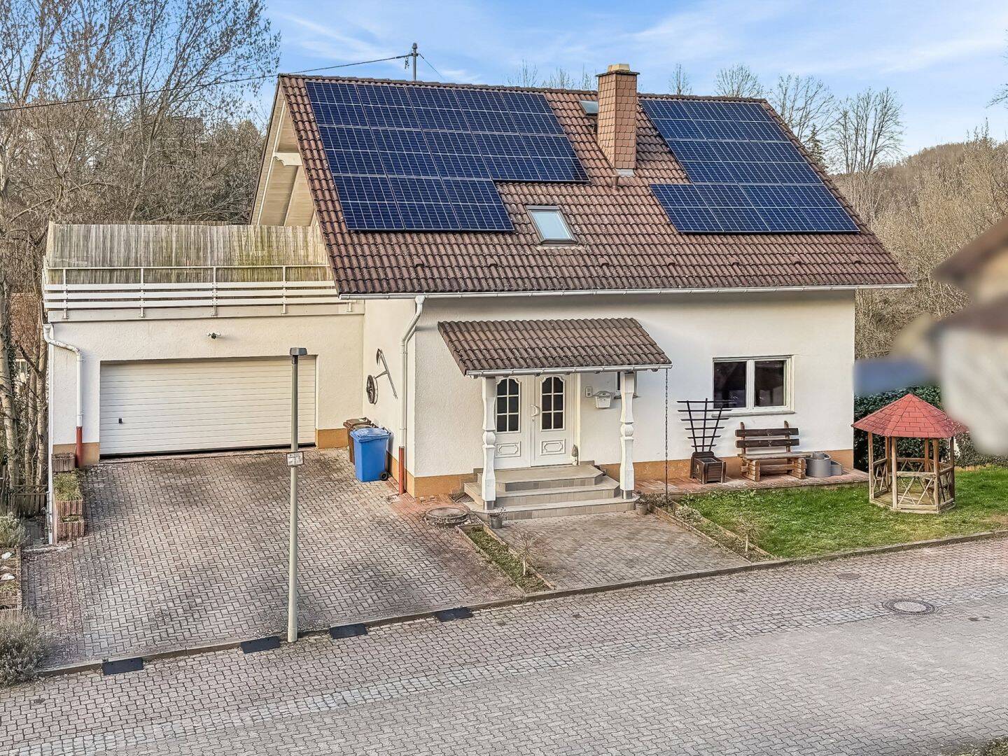 Hochwertiges Einfamilienhaus mit ELW in Sackgassenlage von Wallhalben, 66917 Wallhalben