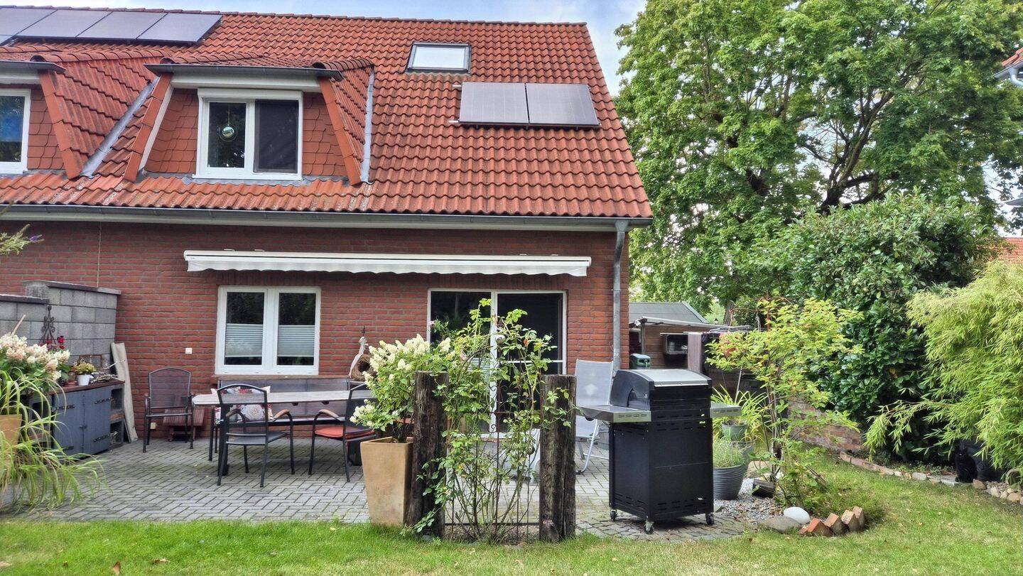 Familienfreundliche DHH mit ausgebautem Spitzboden und moderner Haustechnik, 31311 Uetze